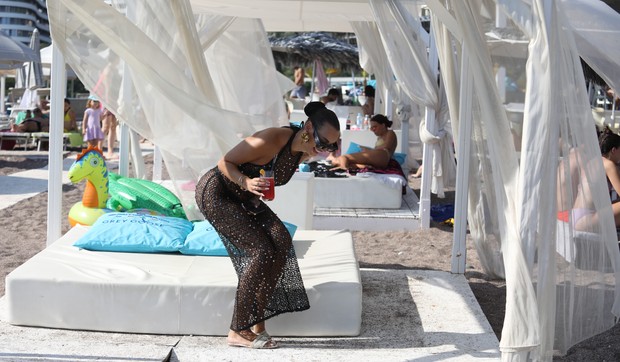 Istina o honoraru Kaće Grujić 