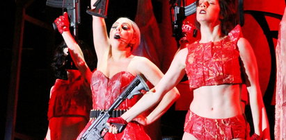Lady Gaga znowu w mięsnej sukni