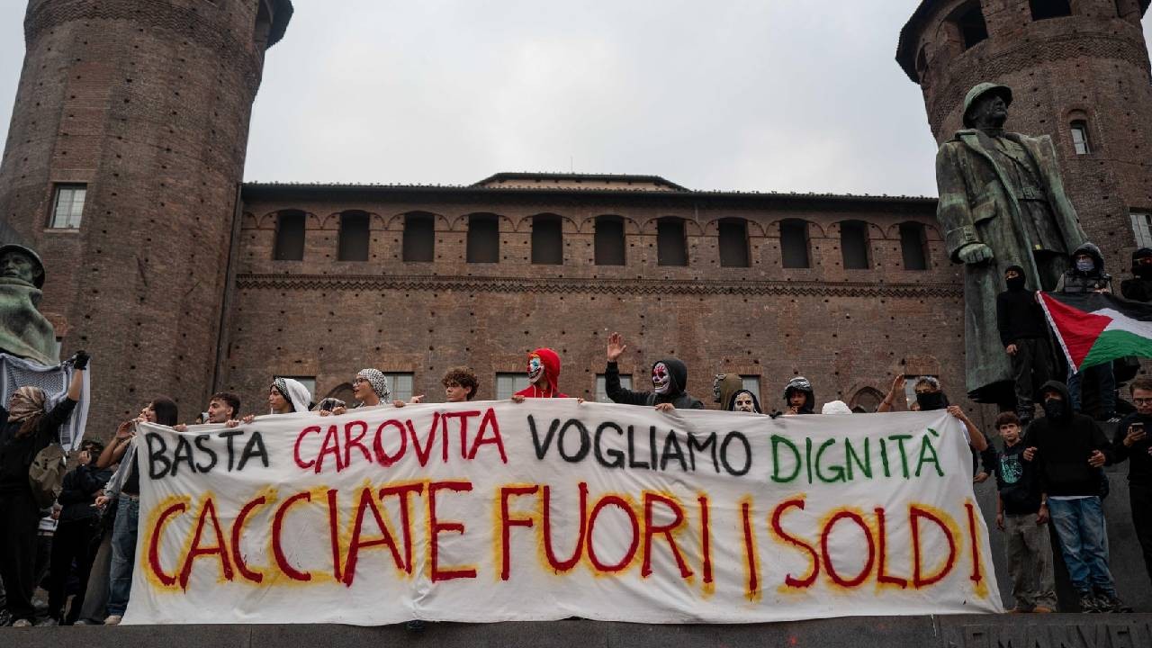 Sărăcia scoate oamenii în stradă și în Belgia, Italia, Portugalia și Franța. Sute de mii de oameni demonstrează împotriva guvernelor UE
