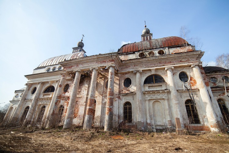 MAJESTATYCZNE. MISTYCZNE. OPUSZCZONE KOŚCIOŁY (10)