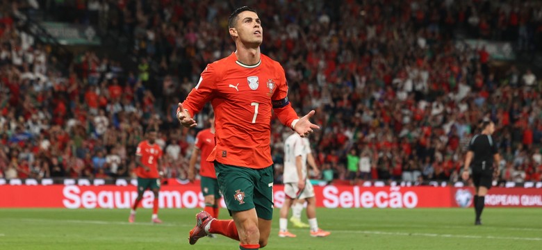 Cristiano Ronaldo najlepiej opłacanym piłkarzem świata. Który jest Robert Lewandowski?