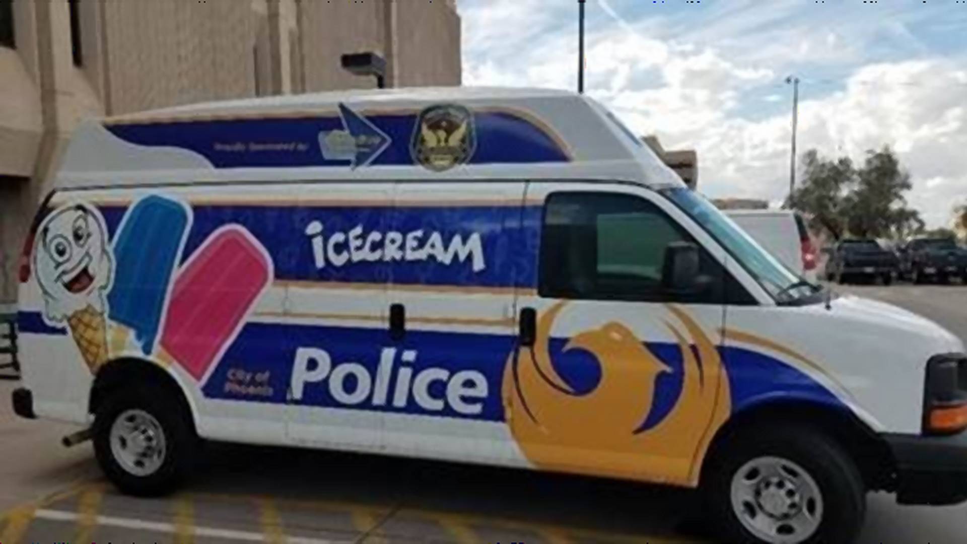 Policja chce zjednać sobie przychylność rozdając lody