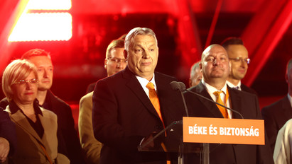 A választás előtti szintre esett vissza a Fidesz támogatottsága, de a párt kemény magja kitart
