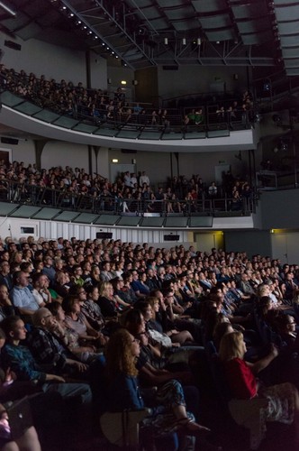 Kontrowersyjna sztuka 'Golgota Picnic'. Protesty i modlitwy w całym kraju