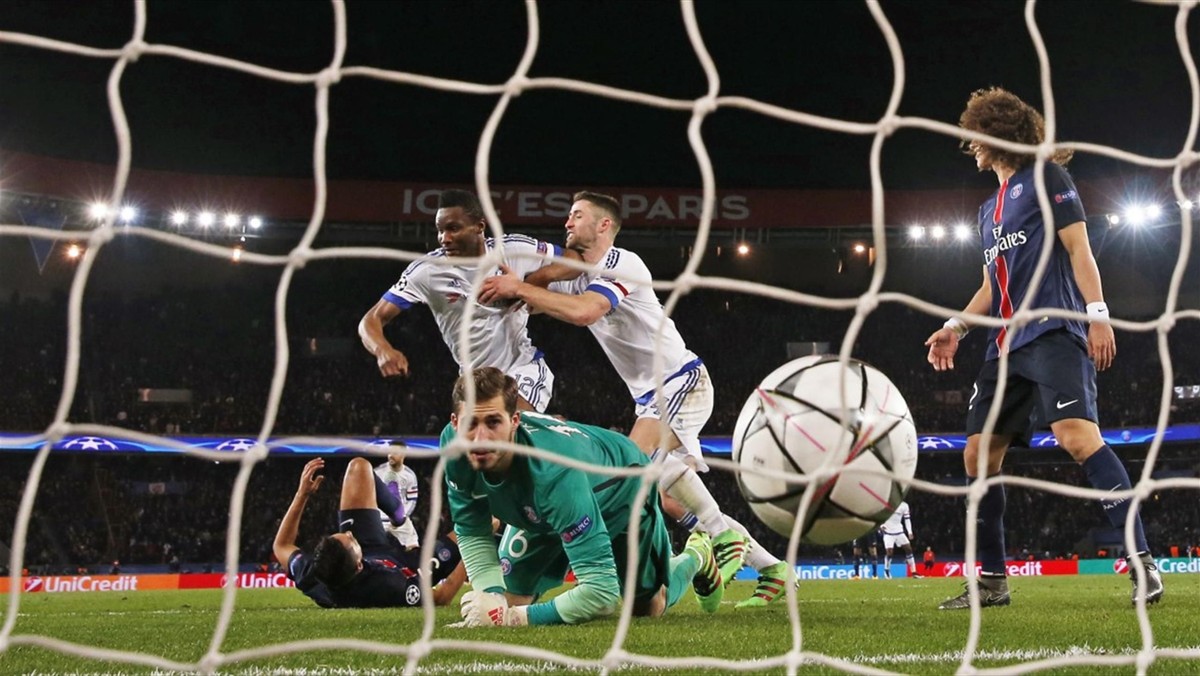 John Obi Mikel ze zmiennym szczęściem zagrał w spotkaniu Paris Saint-Germain - Chelsea (2:1) w 1/8 finału Ligi Mistrzów. Z jednej strony jego działania doprowadziły do straty gola, ale z drugiej Nigeryjczyk zdobył bramkę, która daje w rewanżu nadzieję na awans.