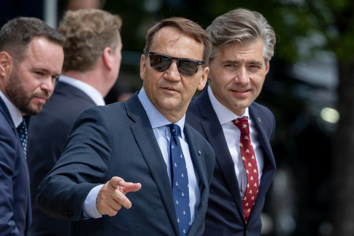Radosław Sikorski może zostać wicepremierem. Szymon Hołownia potwierdza