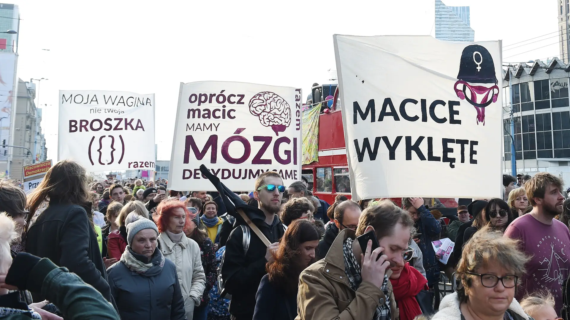 Dziś Ogólnopolski Strajk Kobiet. O której i gdzie Polki wyjdą na ulice?