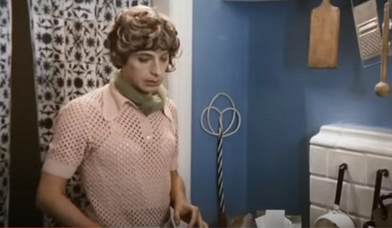 Wojciech Pokora w filmie "Poszukiwany, poszukiwana" grał w ubraniach swojej żony