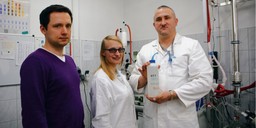 Kosmiczny odlot z nadtlenkiem wodoru