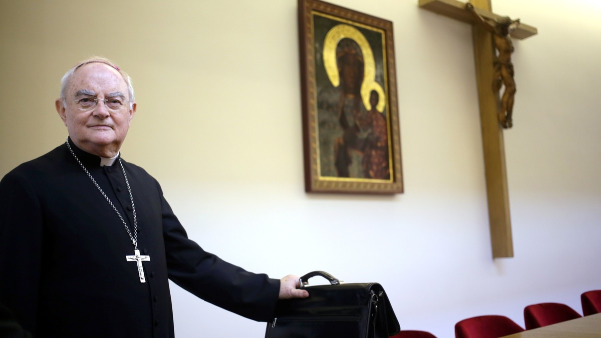 Stanowisko polskiego episkopatu na synodzie nie było wyizolowane - mówi watykanistka Angela Ambrogetti. Przekonuje też, że stanowisko to nie uosabia braku miłosierdzia. - Odwrotnie: jest uosobieniem miłosierdzia prawdy, bez której nie można być zbawionym - dodaje.