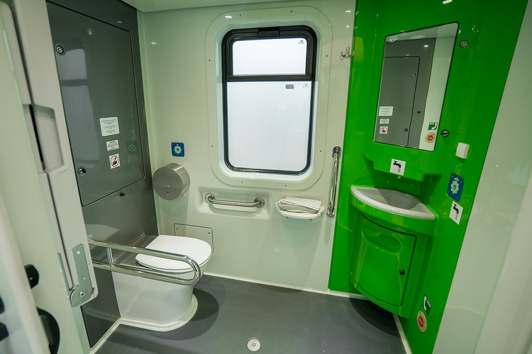 Impuls to rodzina elektrycznych składów pasażerskich sprzedawanych przez Newag od 2011 r. w wersjach dwu-, trzy-, cztero-, pięcio- i sześcioczłonowych. Dotychczas producent dostarczył przewoźnikom w sumie 109 takich składów. W lutym 2013 r. podczas testów na Centralnej Magistrali Kolejowej Impuls ustanowił rekord prędkości pojazdu całkowicie polskiej konstrukcji, rozpędzając się do 211,6 km/h. W sierpniu 2015 r. rekord został przez Newag pobity – teraz wynosi 225,2 km/h.