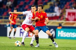 Hiszpańscy seniorzy pokonali juniorów z Polski. 'Piłkarze Michniewicza powinni cieszyć się, że stracili tylko pięć goli'