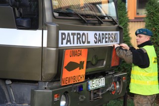 Kilka paczek trotylu znaleziono pod mostem w Dzierżoniowie