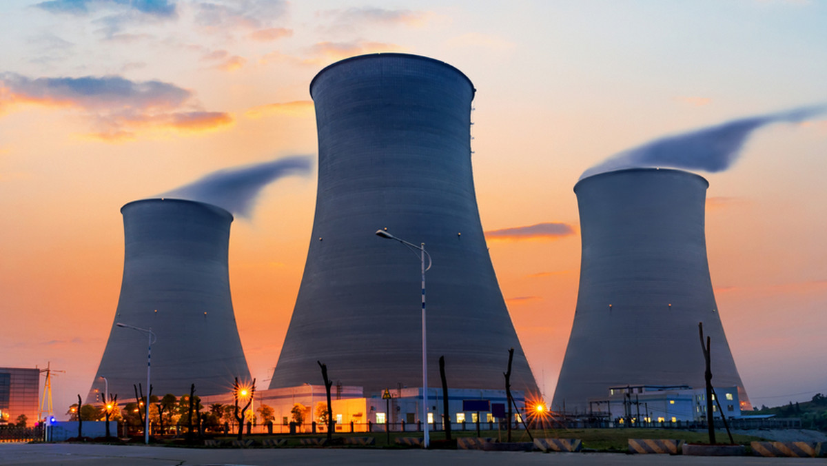 Przestarzała elektrownia atomowa Tihange w Belgii od lat uchodzi za niebezpieczną. Raz po raz dochodzi w niej do awarii. Tysiące drobnych pęknięć w zbiorniku reaktora, akcje sabotażu, płonące rozrządownie to tylko niektóre z przypadków, do jakich dochodziło dotąd w elektrowni atomowej oddalonej o niecałe 65 km od Akwizgranu (Aachen).
