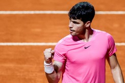 Zwycięski powrót na kort Carlosa Alcaraza