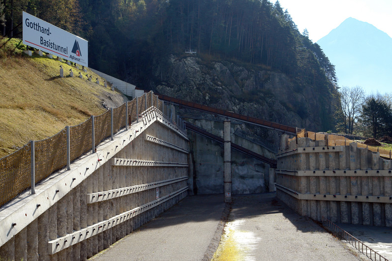 Budowa tunelu Gotarda, Szwajcaria