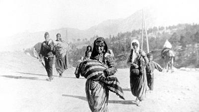 Turkey / Armenia: Armenian refugees fleeing Turkish persecution, c. 1915