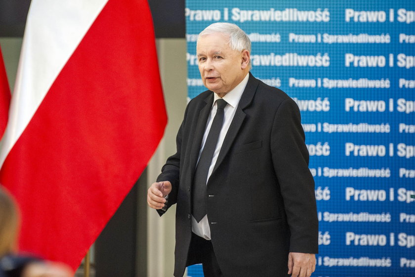 Jarosław Kaczyński chce przeprosin od Ryszarda Petru za nazwanie go oszustem