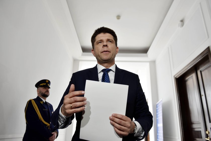 Petru zdradza, dlaczego powstał „Kler”