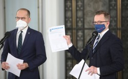 "Pan Bóg daje Obajtkowi ogromne pieniądze". Joński i Szczerba skontrolują NCBR