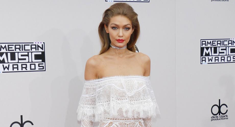 Te buty to hit na jesień 2021. Podobne nosi Gigi Hadid!