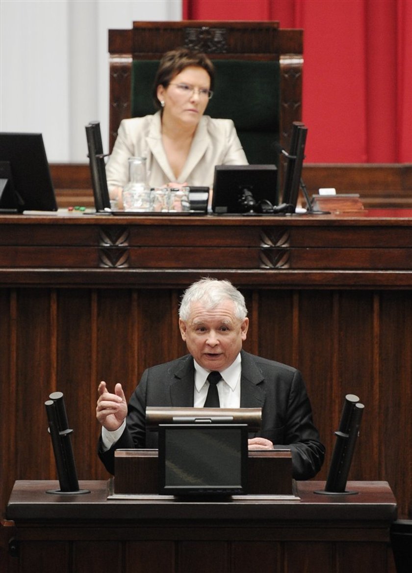 Kaczyński ostro do premiera: Kaczka po smoleńsku i krwawa mery to wina...