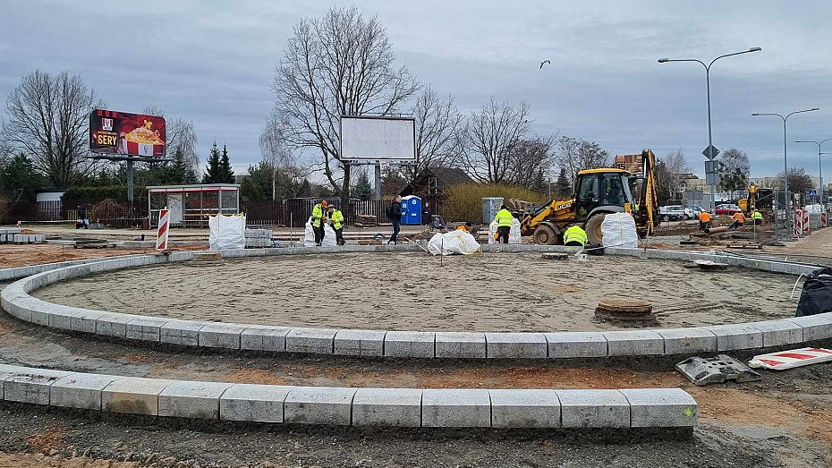Budowa ronda u zbiegu ul. Piastów Śląskich i Osmańczyka
