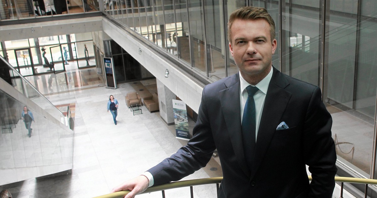 Ubrania, apartamenty i fryzjer. Zarząd NASK SA na zakupach za służbowe pieniądze