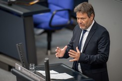 Gaz płynie przez Nord Stream 1. Ale minister gospodarki Niemiec oskarża władze Rosji o szantaż