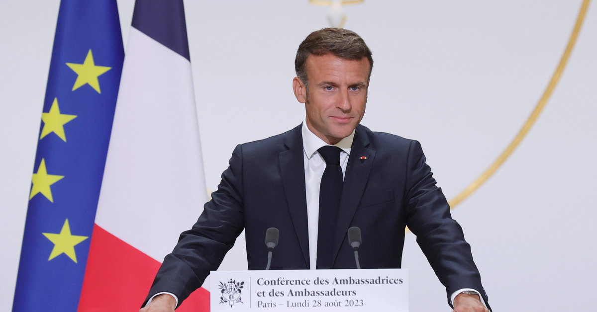 Emmanuel Macron est dur avec le Niger.  Il ne répondra pas aux demandes des escrocs