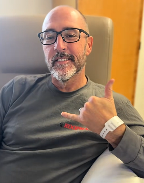 Rich sa s pomocou rodiny zotavuje z vážnej mŕtvice.