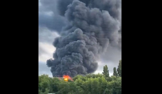Gori rafinerija na jugu Rusije