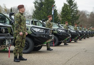 Novih 100 terenskih vozila za jedinice Vojske Srbije