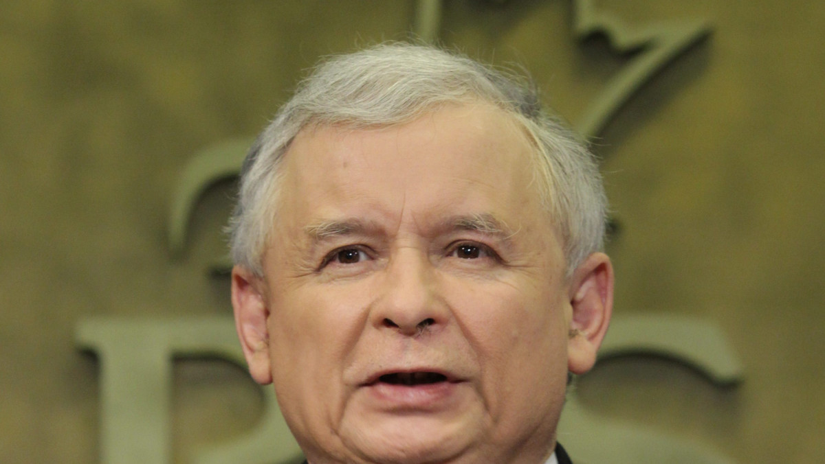 Prezes PiS Jarosław Kaczyński jest zadowolony z ostatnich wypowiedzi minister pracy Jolanty Fedak na temat reformy systemu emerytalnego. Jego zdaniem szefowa resortu "podejmuje ten sam plan", co Prawo i Sprawiedliwość.