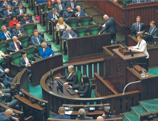 Test większości na przednówku. Na stole zmiany w prawie wyborczym i ustawa wiatrakowa