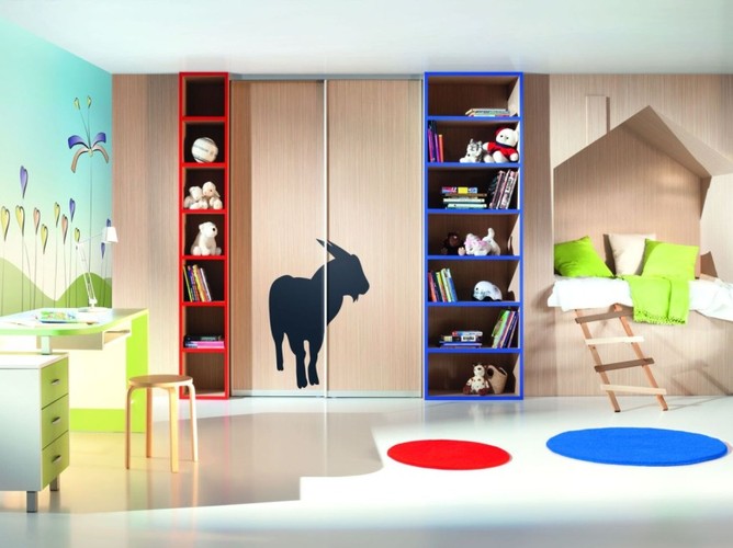 Ciekawe i funkcjonalne aranżacje pokoju dziecka