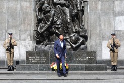 Spotkanie Kaczyńskiego z szefem CDU. 'Podniesiono sprawę reparacji'