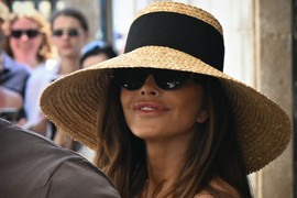 "Izoperisana, pokondirena SPONZORUŠA", Loren Sančez PRVI PUT NAKON SVADBE VEKA: Nosi BURMU TANKU KAO PAPIR, a Bezos za taj prsten dao 10 miliona dolara! Na mrežama pljušte PROZIVKE