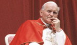 Św. Jan Paweł II jak superbohater? Kontrowersyjne pluszaki