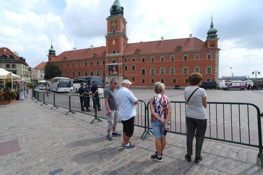 Zgromadzenie Narodowe w namiocie za milion złotych