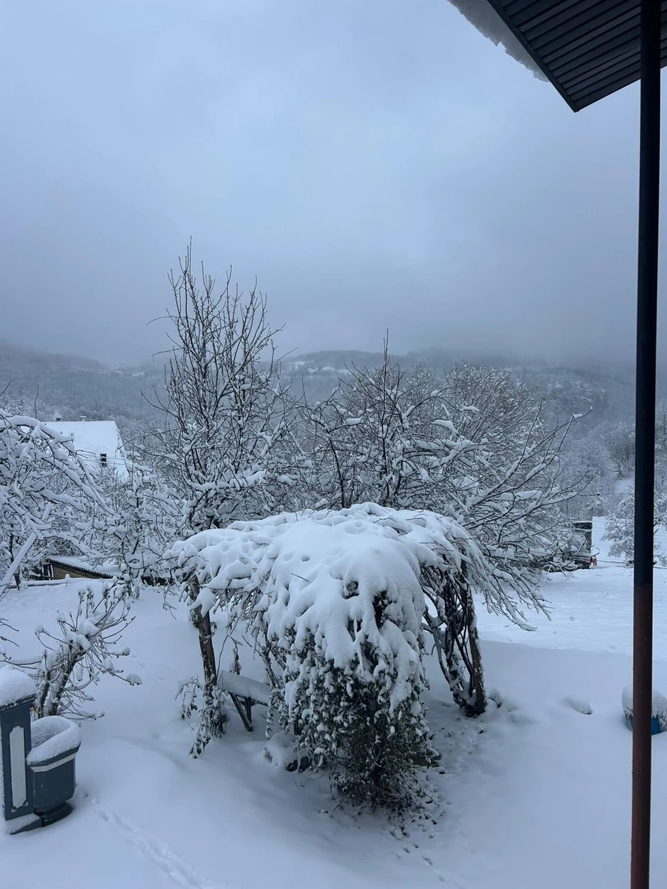 Sneg je počeo da pada još pre dva dana u zapadnom delu Srbiju, snežni pokrivač postaje sve veći