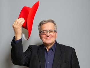 Komorowski o rządzie PO-PSL: Mówiąc wprost, sknerzyli, a potem przyszli następni i te pieniądze wydali [WYWIAD]