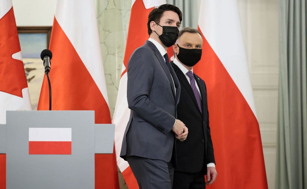 Prezydent RP Andrzej Duda (P) i premier Kanady Justin Trudeau (L)