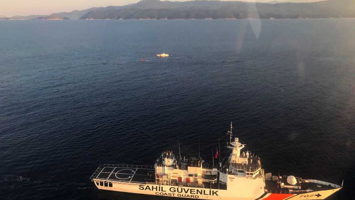 Co najmniej 48 imigrantów zginęło, a 67 uratowała straż przybrzeżna, gdy ich łódź zatonęła u południowych wybrzeży Tunezji - poinformował Reuters. To jeden z najtragiczniejszych wypadków łodzi z imigrantami w ostatnich latach.