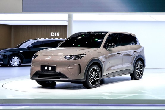 Tak wygląda nowy hit dla rodziny. Leapmotor B03X wjeżdża do Polski. Cena?