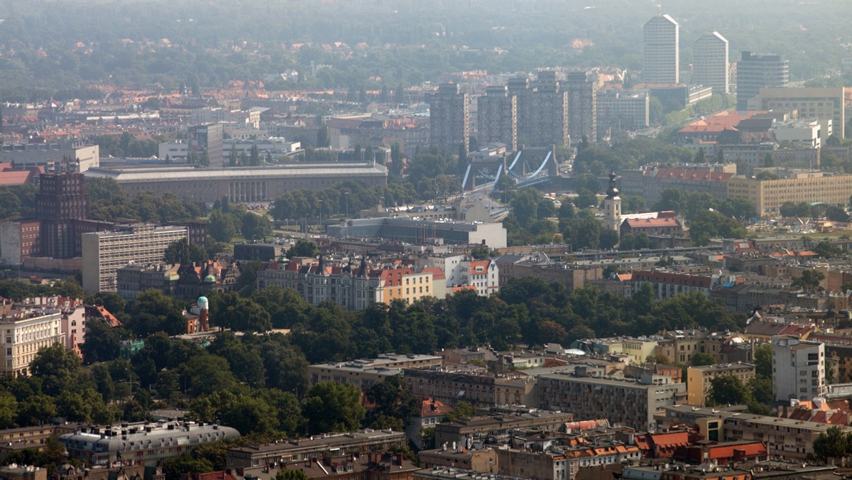 Burmistrz Siechnic Milan Ušák wyszedł z propozycją powołania Związku Metropolitalnego. Jego zdaniem inicjatywę utworzenia związku powinien wziąć na siebie Wrocław. Ušák uważa, że tylko w ten sposób, jednocząc siły, będzie można na poważnie zająć się ważnymi dla całej aglomeracji inwestycjami, m.in. budową tzw. Trasy Krakowskiej i Trasy Swojczyckiej.