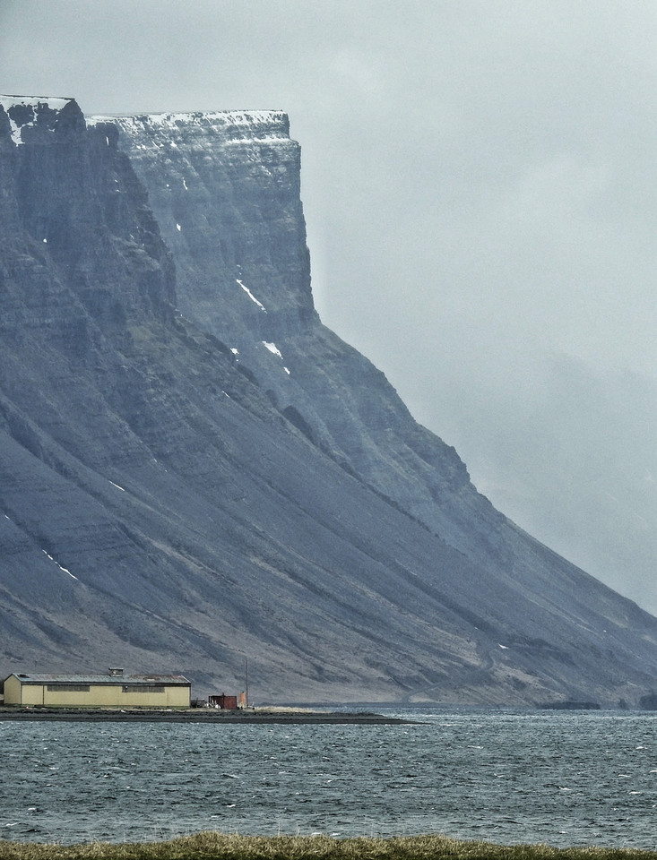 Kawałek portu w Þingeyri, wiosce w której wychowywał się przyszły prezydent Islandii