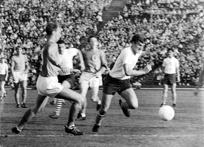 Włodzimierz Lubański 24 września 1980 roku meczem z Czechosłowacją (1:1) na Stadionie Śląskim w Chorzowie żegnał się z reprezentacją Polski. 