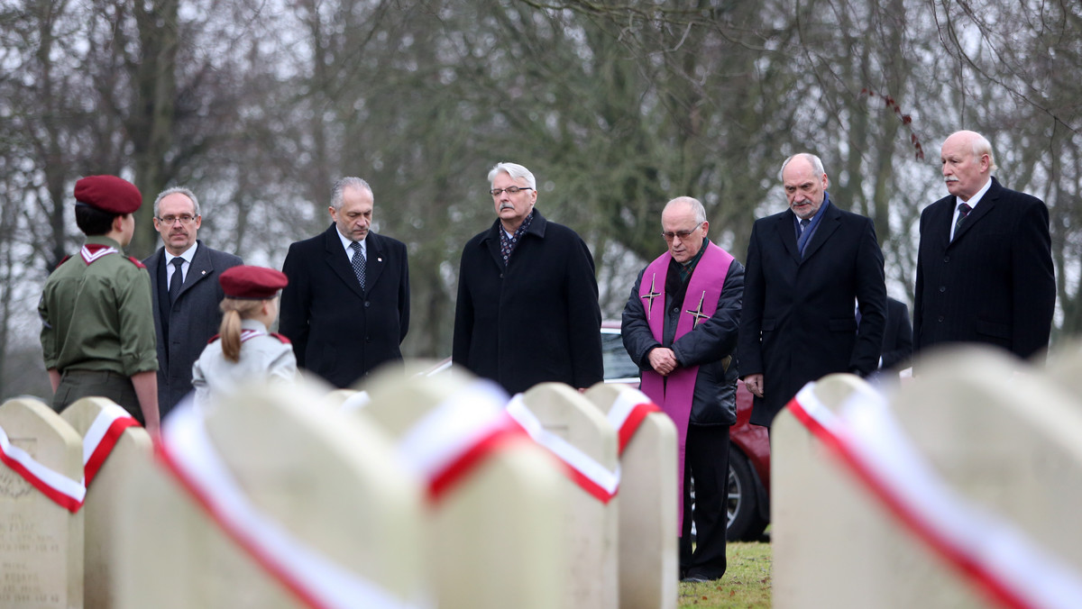 Brytyjskie propozycje dotyczące renegocjacji członkostwa w UE i przygotowania do lipcowego szczytu NATO w Warszawie – to niektóre tematy rozmów ministrów obrony i spraw zagranicznych Polski i Wielkiej Brytanii, którzy spotkają się w Edynburgu.