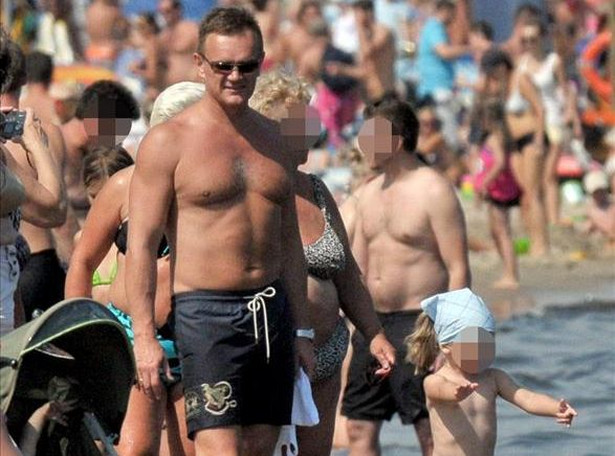 Cezary Pazura wypoczywa z rodziną na plaży